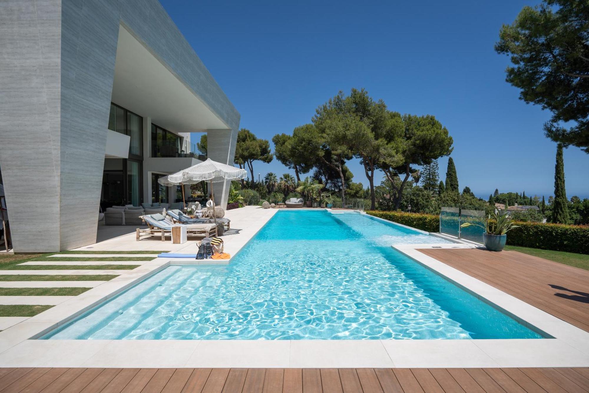 La 5 Bedroom In Sierra Blanca, Villa Marbella