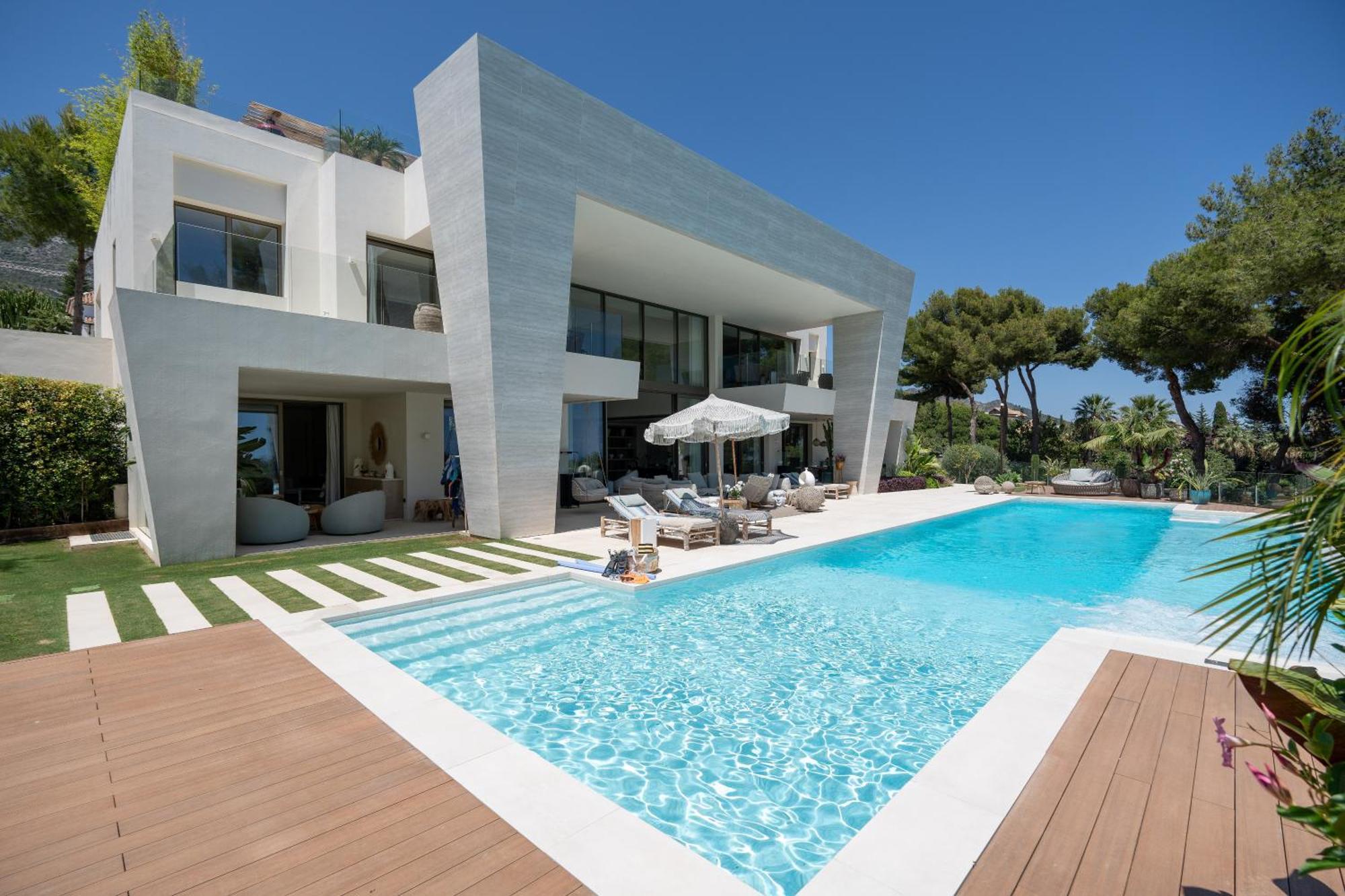 La 5 Bedroom In Sierra Blanca, Villa