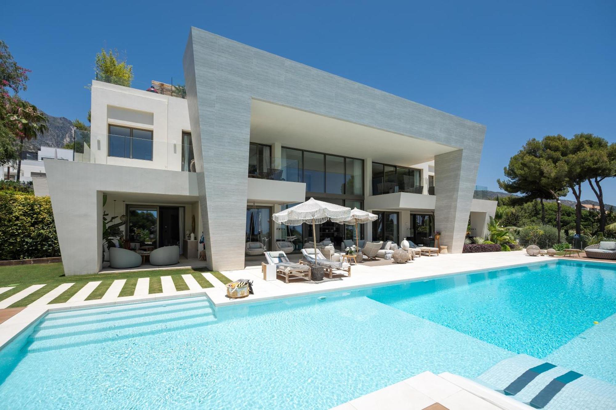 La 5 Bedroom In Sierra Blanca, * Marbella