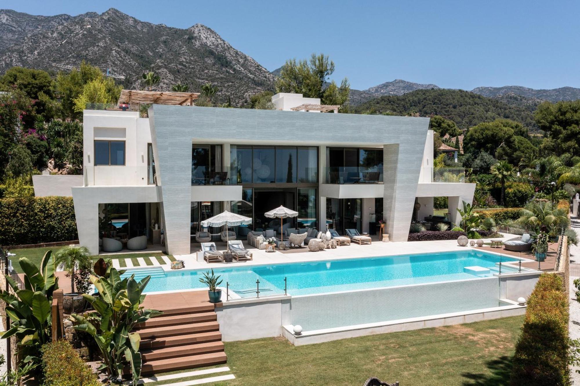 La 5 Bedroom In Sierra Blanca, * Marbella