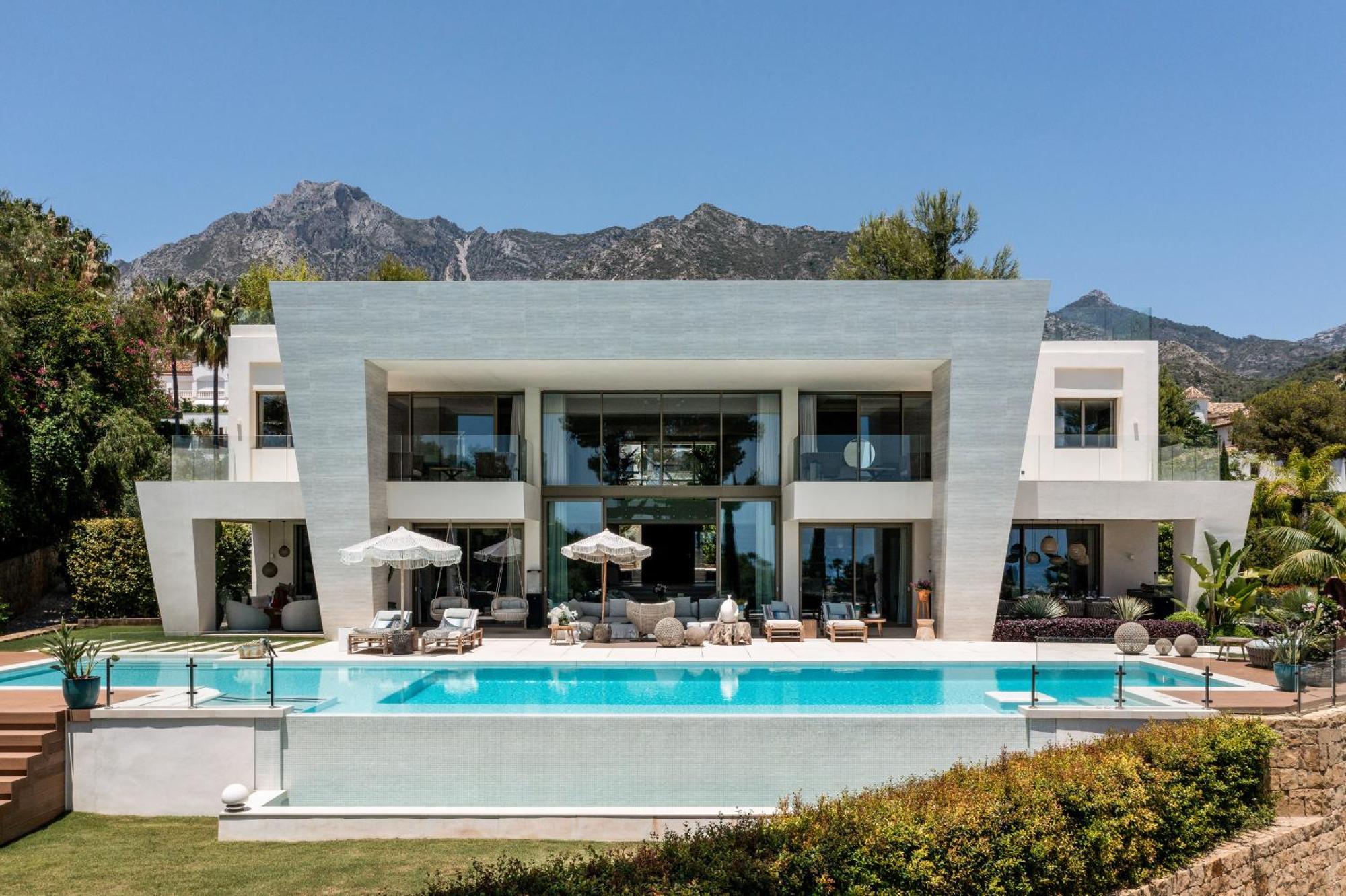 La 5 Bedroom In Sierra Blanca, Villa Marbella