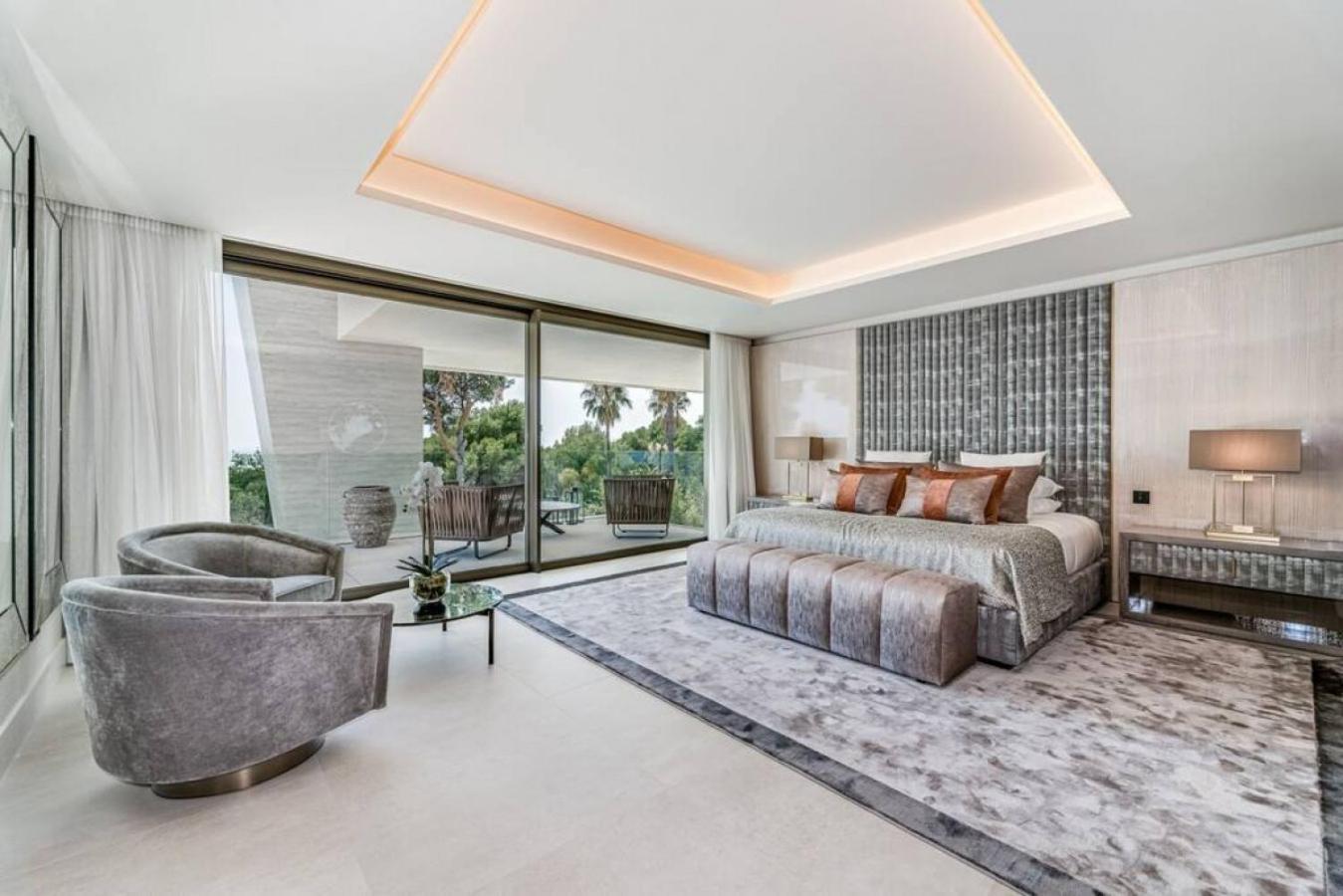 La 5 Bedroom In Sierra Blanca, Villa *