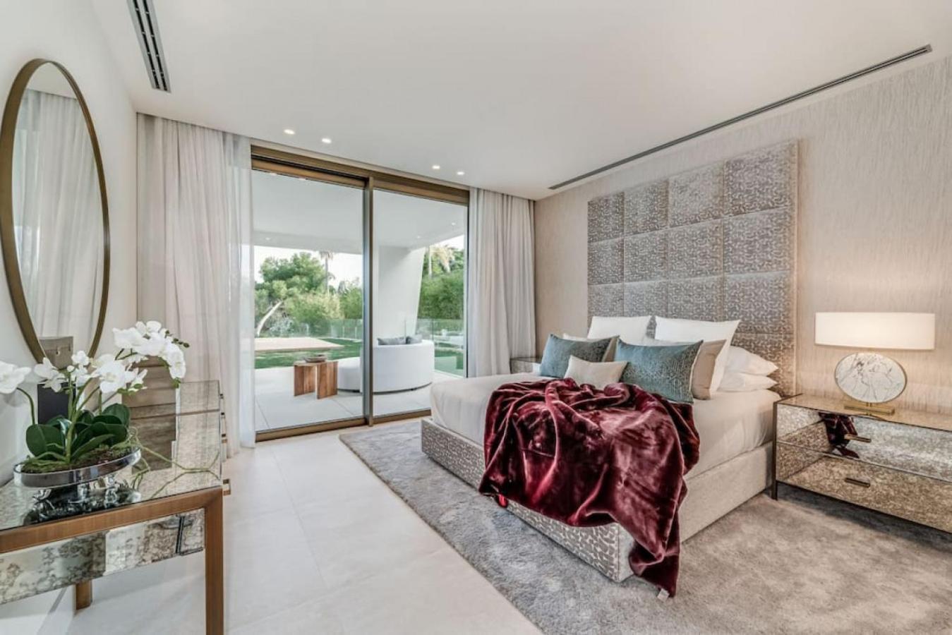 Villa La 5 Bedroom In Sierra Blanca, Marbellac