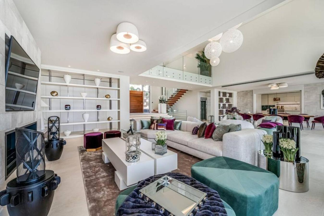 La 5 Bedroom In Sierra Blanca, * Marbella