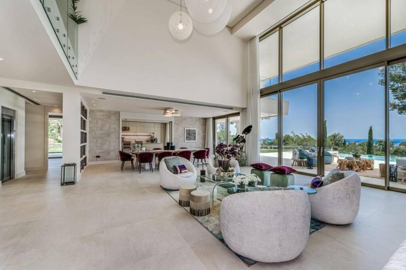 La 5 Bedroom In Sierra Blanca, Villa Marbellac