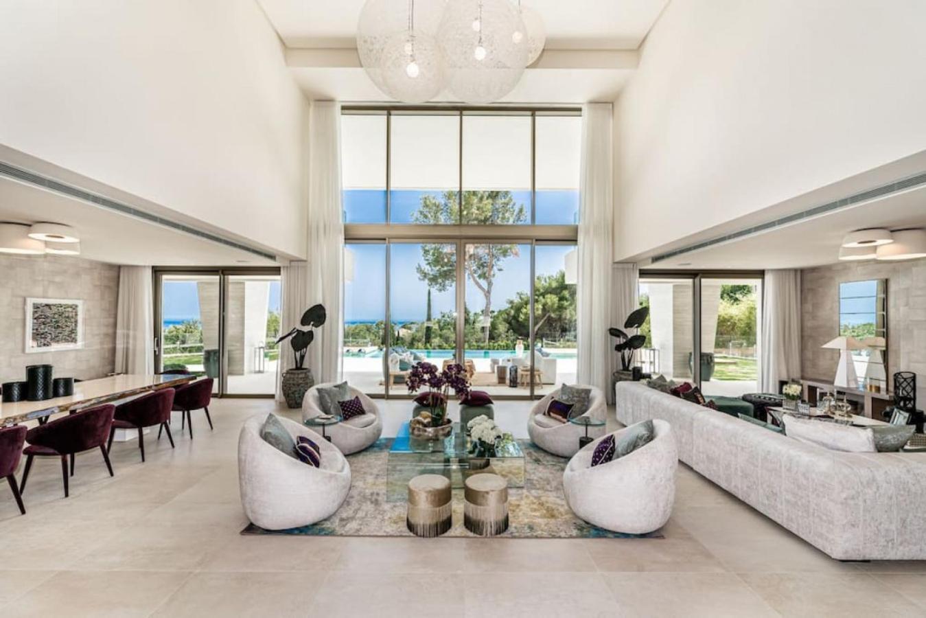 La 5 Bedroom In Sierra Blanca, Marbella