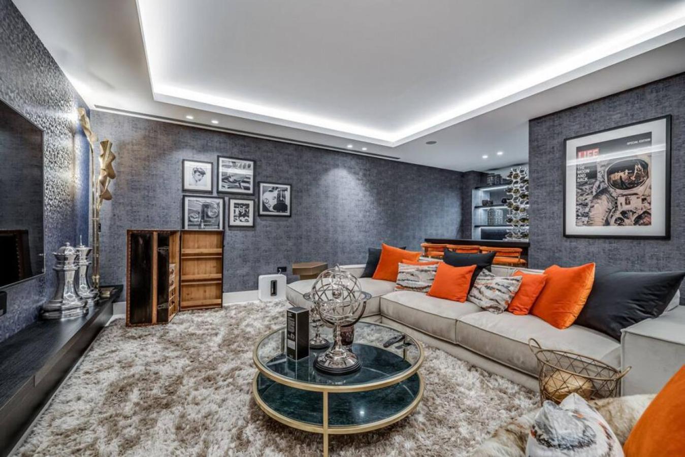 La 5 Bedroom In Sierra Blanca, Villa